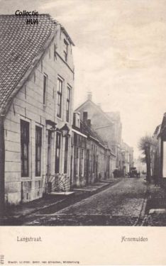 De oude pastorie, die honderden jaren diende voor de Hervormde en vanaf 1900 tot 1931 voor de Gereformeerde predikanten. De oude pastorie, die honderden jaren diende voor de Hervormde en vanaf 1900 tot 1931 voor de Gereformeerde predikanten.