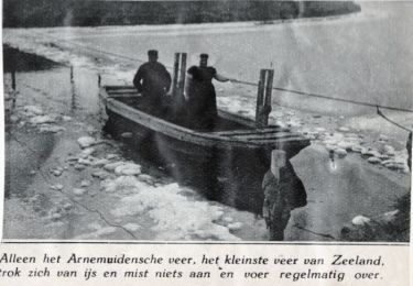 Het veertje over het Arnekanaal. Het veertje over het Arnekanaal.