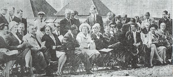 Bij de officiële opening van Het Zilveren Schor. Op de voorste rij Koningin Juliana en Prins Bernhard. Bij de officiële opening van Het Zilveren Schor. Op de voorste rij Koningin Juliana en Prins Bernhard.