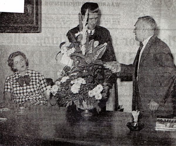 Wethouder C. van Hemert tijdens de huldiging van burgemeester A. Hack omdat hij 25 jaar in gemeentedienst is. Wethouder C. van Hemert tijdens de huldiging van burgemeester A. Hack omdat hij 25 jaar in gemeentedienst is.