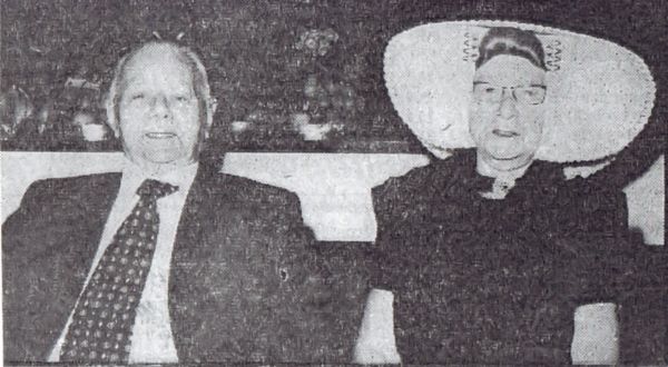 Het echtpaar P. de Nooijer/J. Theune is 60 jaar getrouwd. Het echtpaar P. de Nooijer/J. Theune is 60 jaar getrouwd.