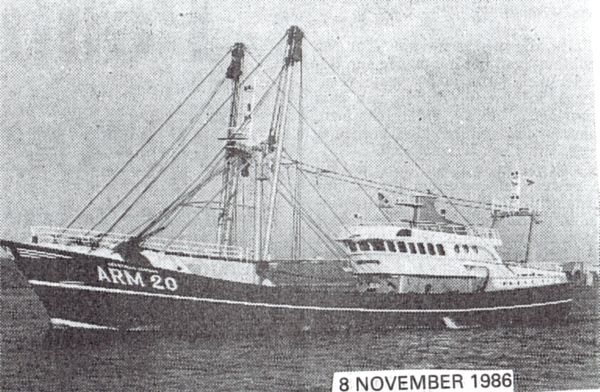 De gebroeders H. en B. Marijs nemen de nieuwe boomkorkotter ‘Geertruid Adriana ‘ ARM 20 in gebruik. De gebroeders H. en B. Marijs nemen de nieuwe boomkorkotter ‘Geertruid Adriana ‘ ARM 20 in gebruik.