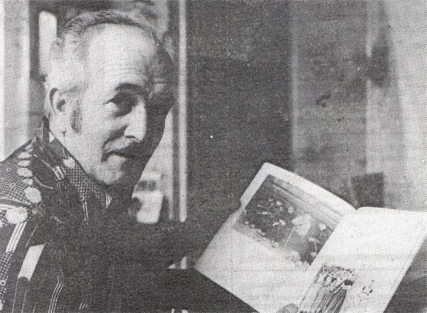 Gerard de Nooijer, Arnemuidens verzamelaar en samensteller van vier fotoboekwerken over Arnemuiden. Gerard de Nooijer, Arnemuidens verzamelaar en samensteller van vier fotoboekwerken over Arnemuiden.