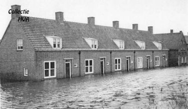 De Spoorstraat in het water. De Spoorstraat in het water.
